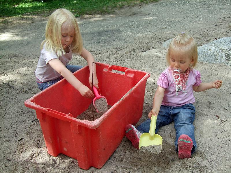 DSCF3948.JPG - Im Sand spielen macht zu zweit noch mehr Spaß!