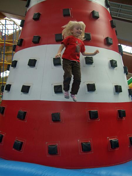 DSCF4002.JPG - Erst hochklettern, dann runterhopsen!