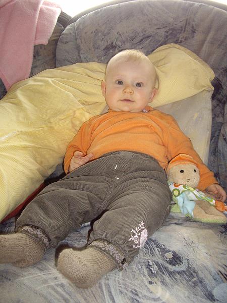 IMGP2985.JPG - Juhuu, ich darf auf Mama's Stammplatz sitzen