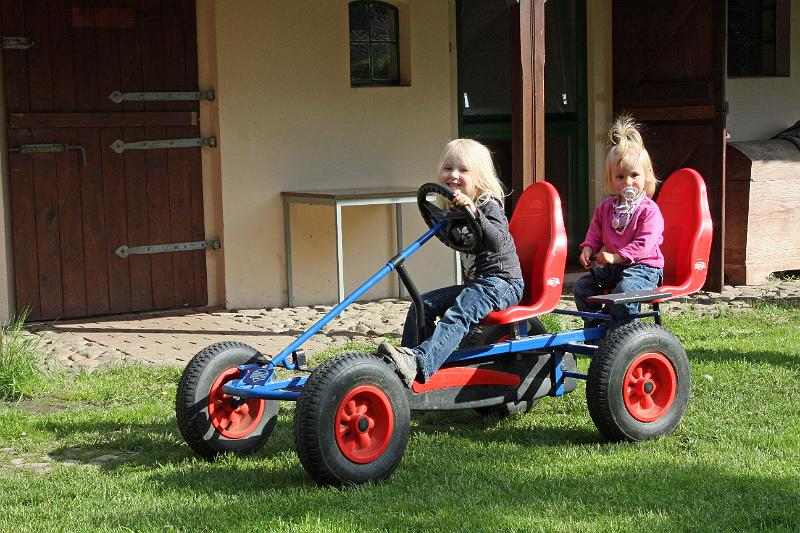 IMG_0348.JPG - Aufgepasst und Platz gemacht. Jetzt kommen wir!