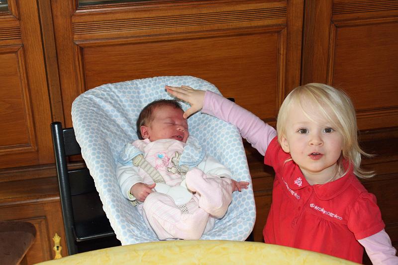 IMG_7132.JPG - Hurra, meine kleine Schwester ist da