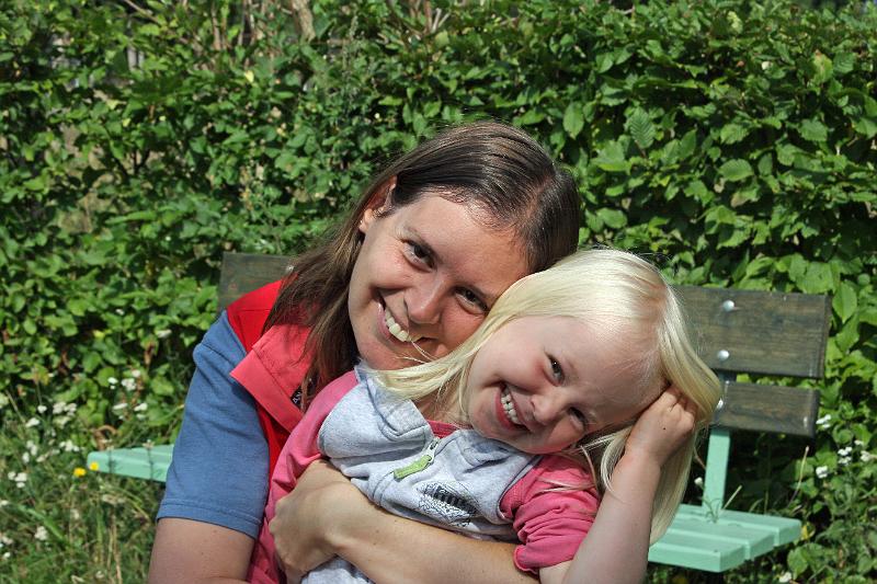 IMG_8517.JPG - Kuscheln mit Mama