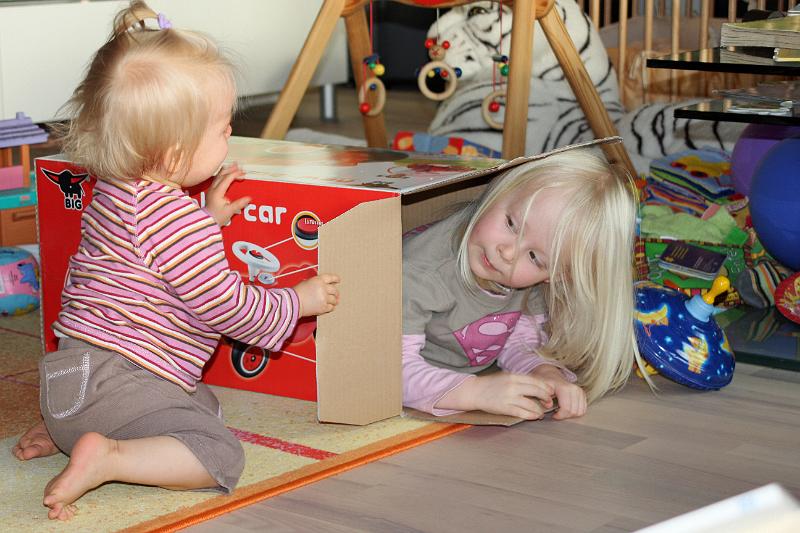 IMG_9460.JPG - Da staunst Du Sarina, gelle? Dachtest wohl da ist ein Auto drin.